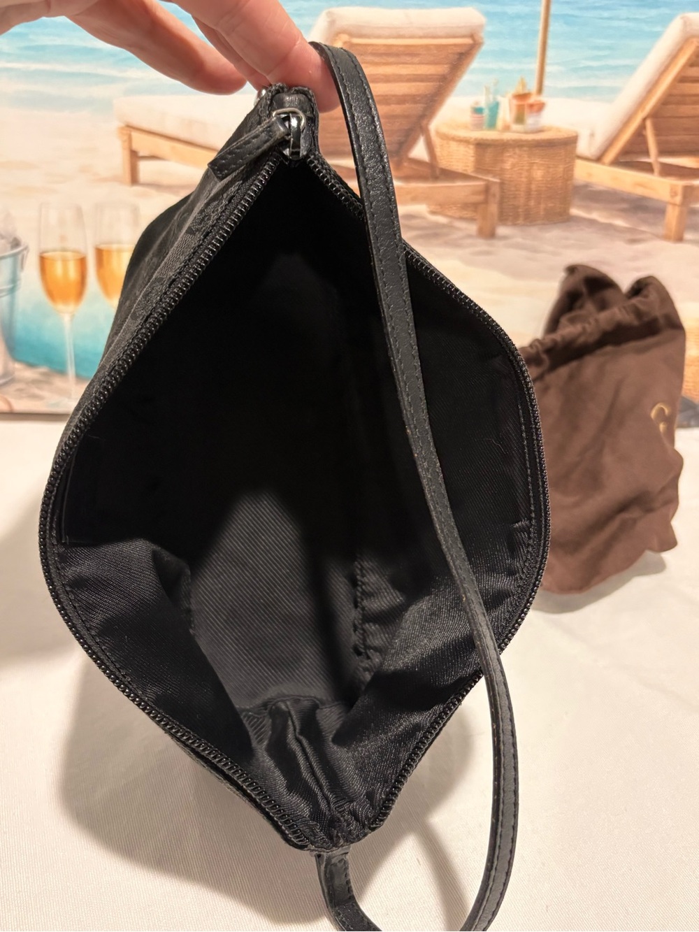 Authentic Gucci GG Canvas Boat Shoulder Bag with Certificate and duster - Picture 9 of 11